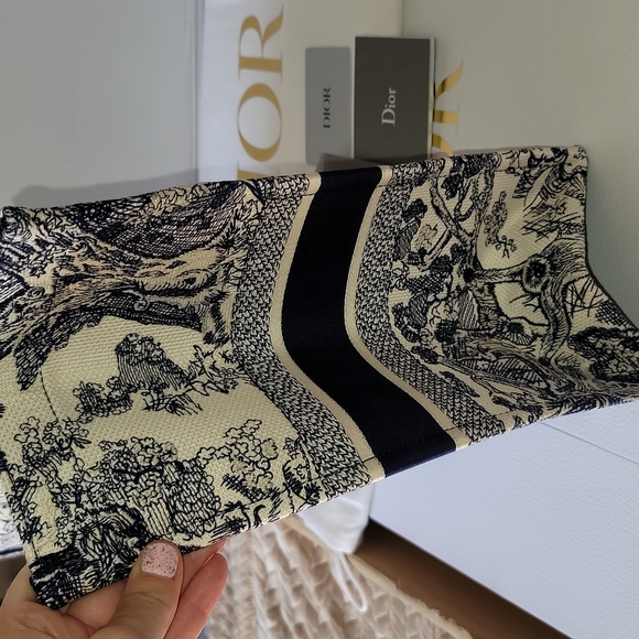 Dior Book Tote Large Size Limited Edition New Blue White Toile de Jouy motif - Picture 16 of 16